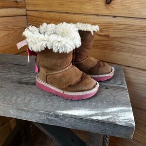 UGG Tan Suede Shearling Boots Lambs Wool Lining Pink Satin Bows Baby Size 7 Cute